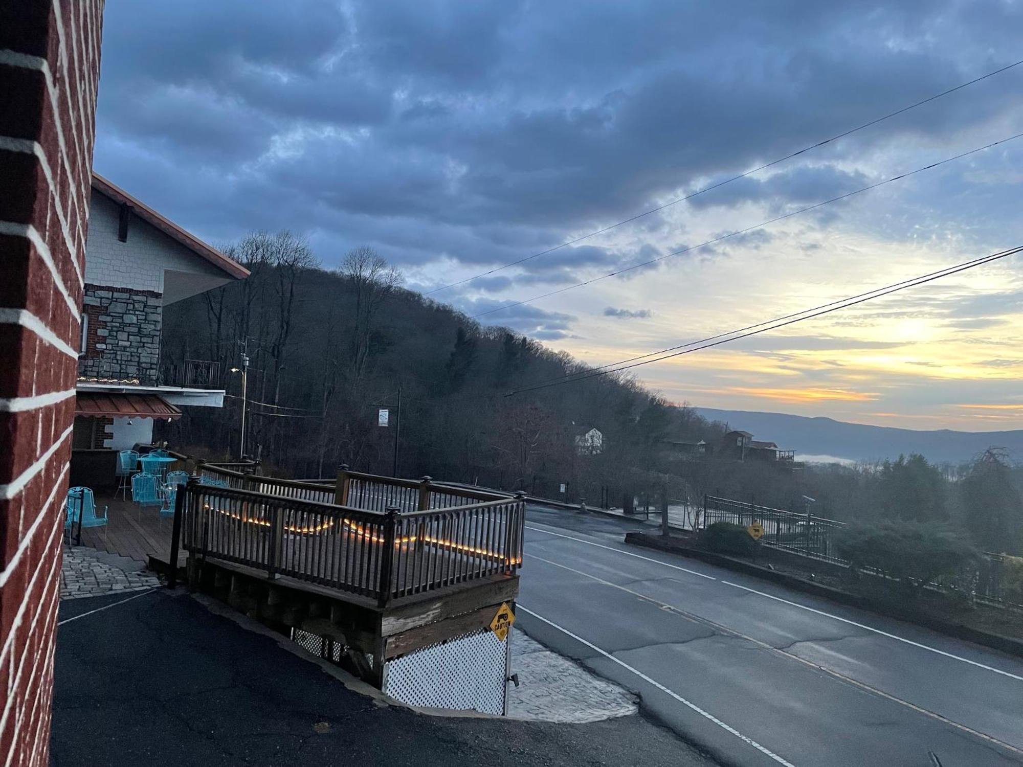 Skyline Village Inn Spruce Pine 外观 照片