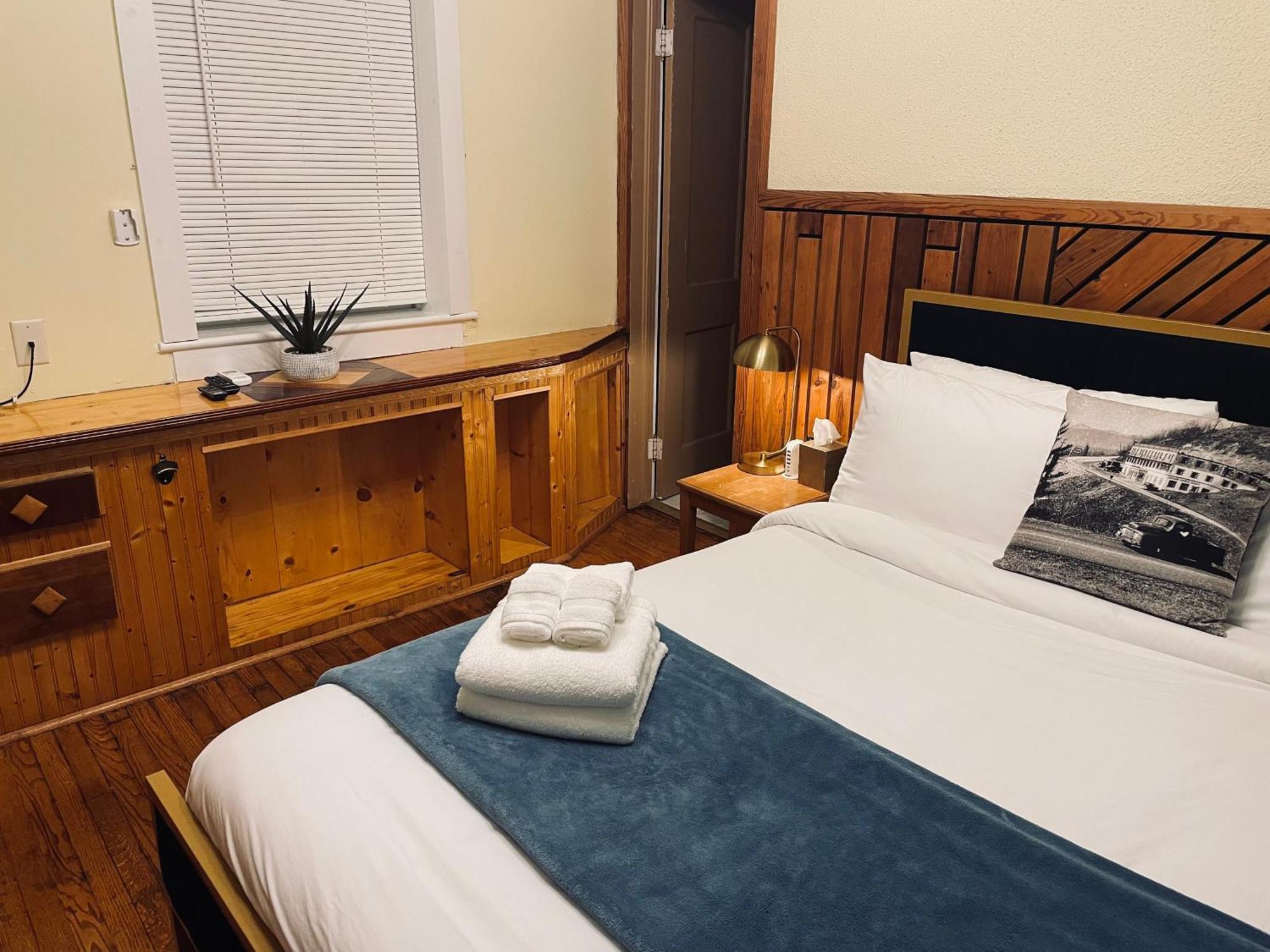 Skyline Village Inn Spruce Pine 外观 照片